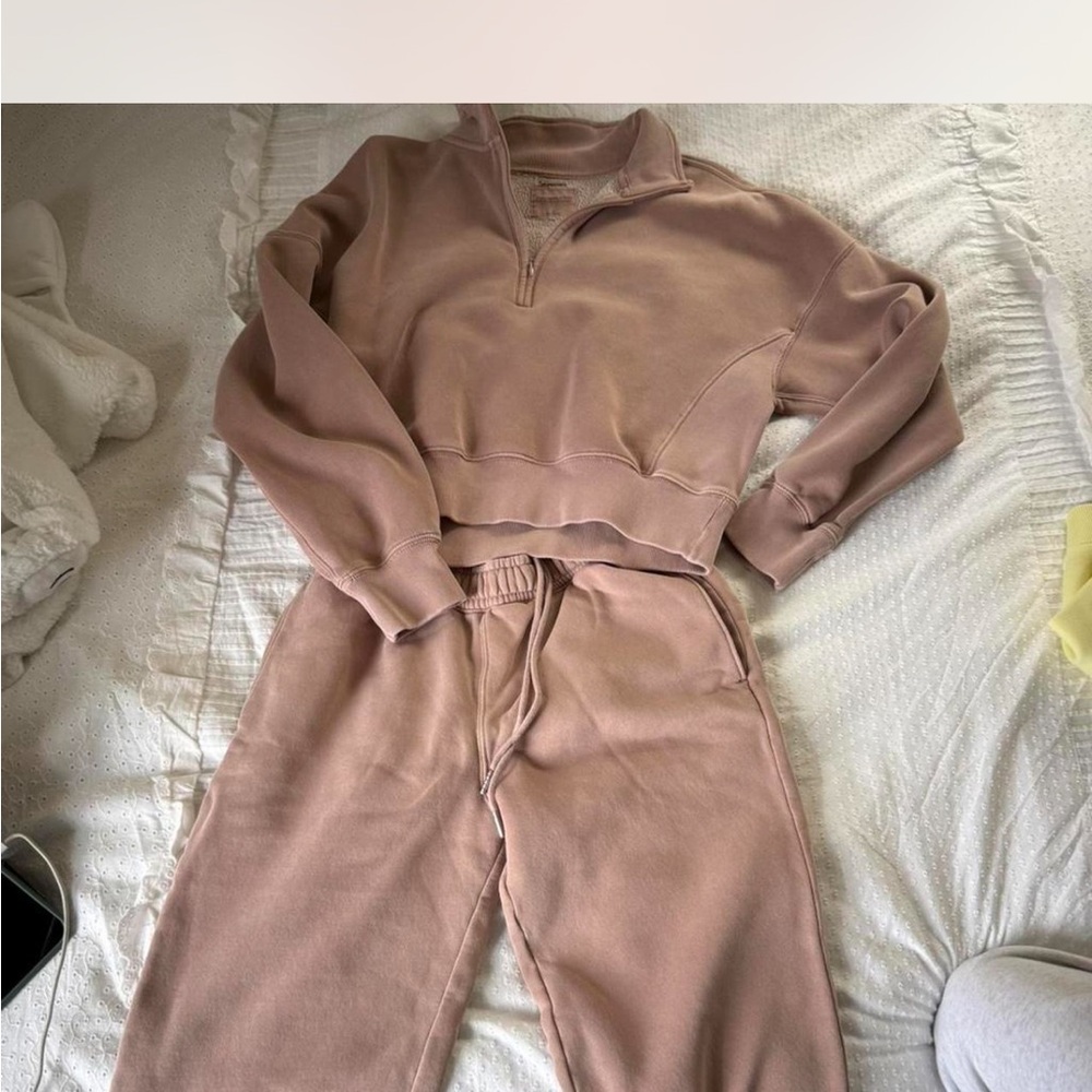 Abercrombie & Fitch Women's Mauve Jogger Set